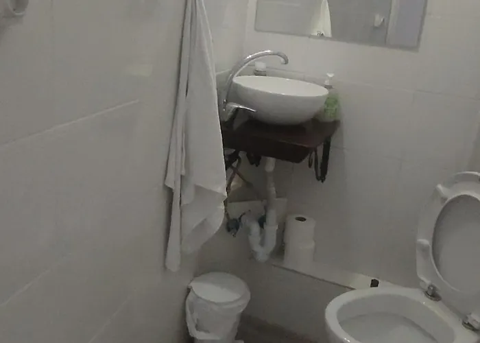 Bilbao Habitaciones ホームステイ *